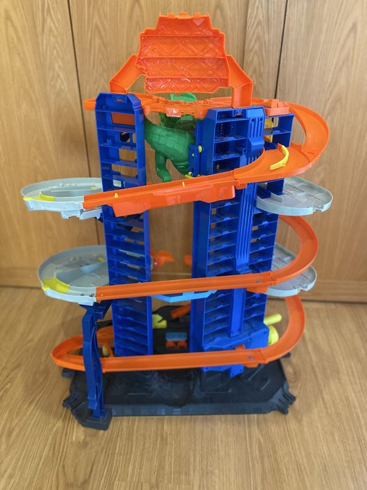 Mattel Hot Wheels City Ultimate Garage