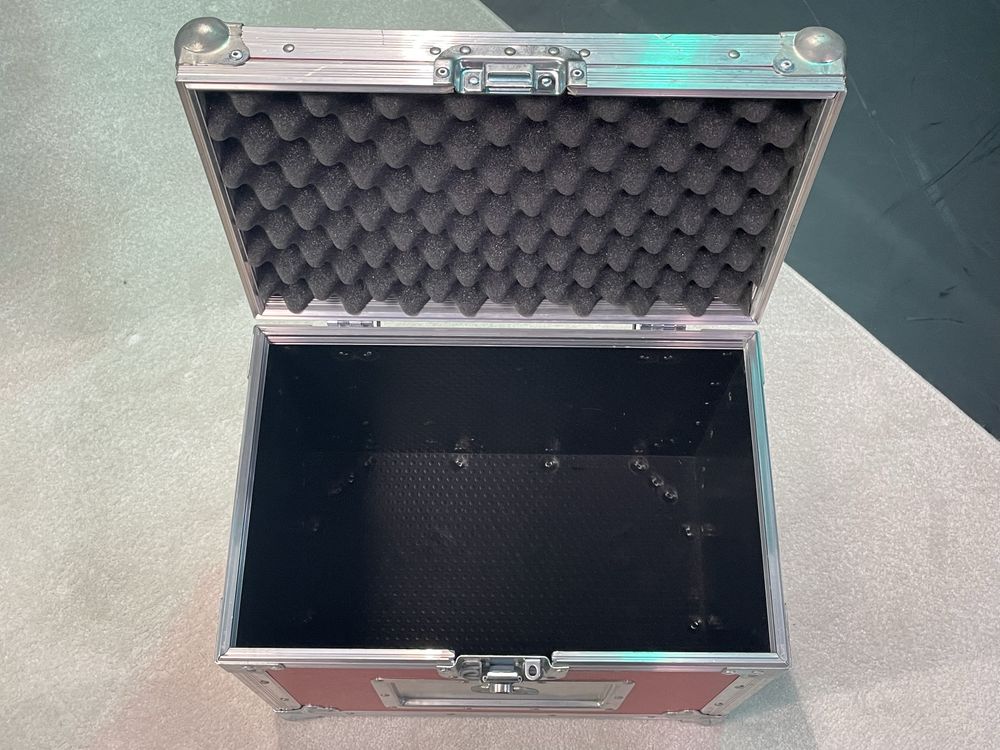 Flight case vermelha da 5 Star Cases