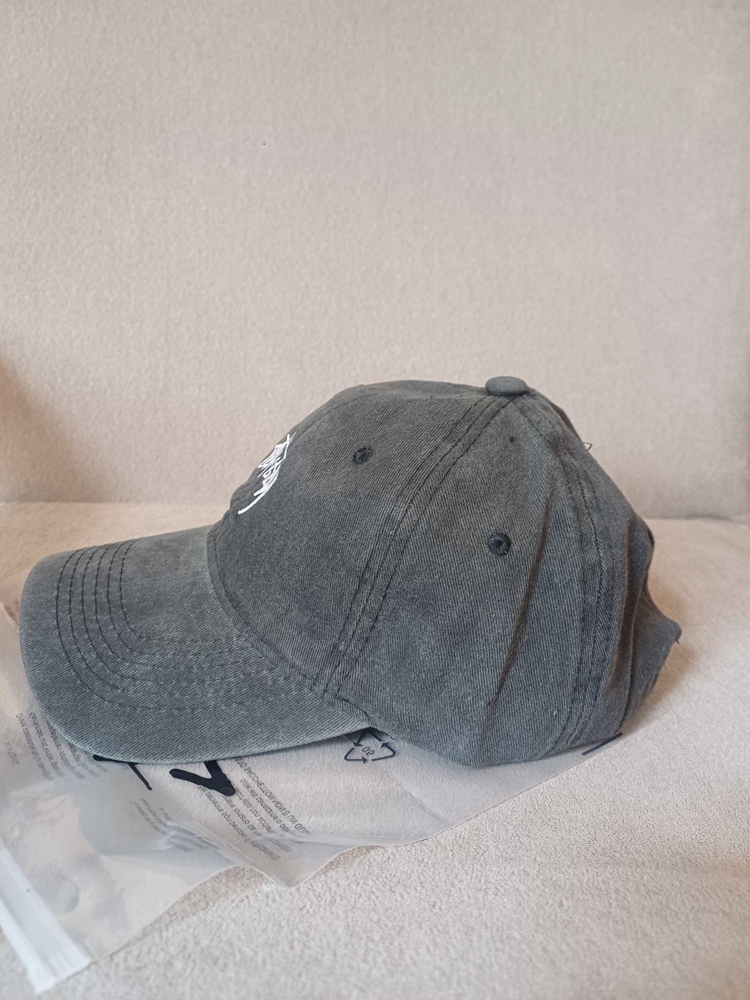 Czapka stussy szara