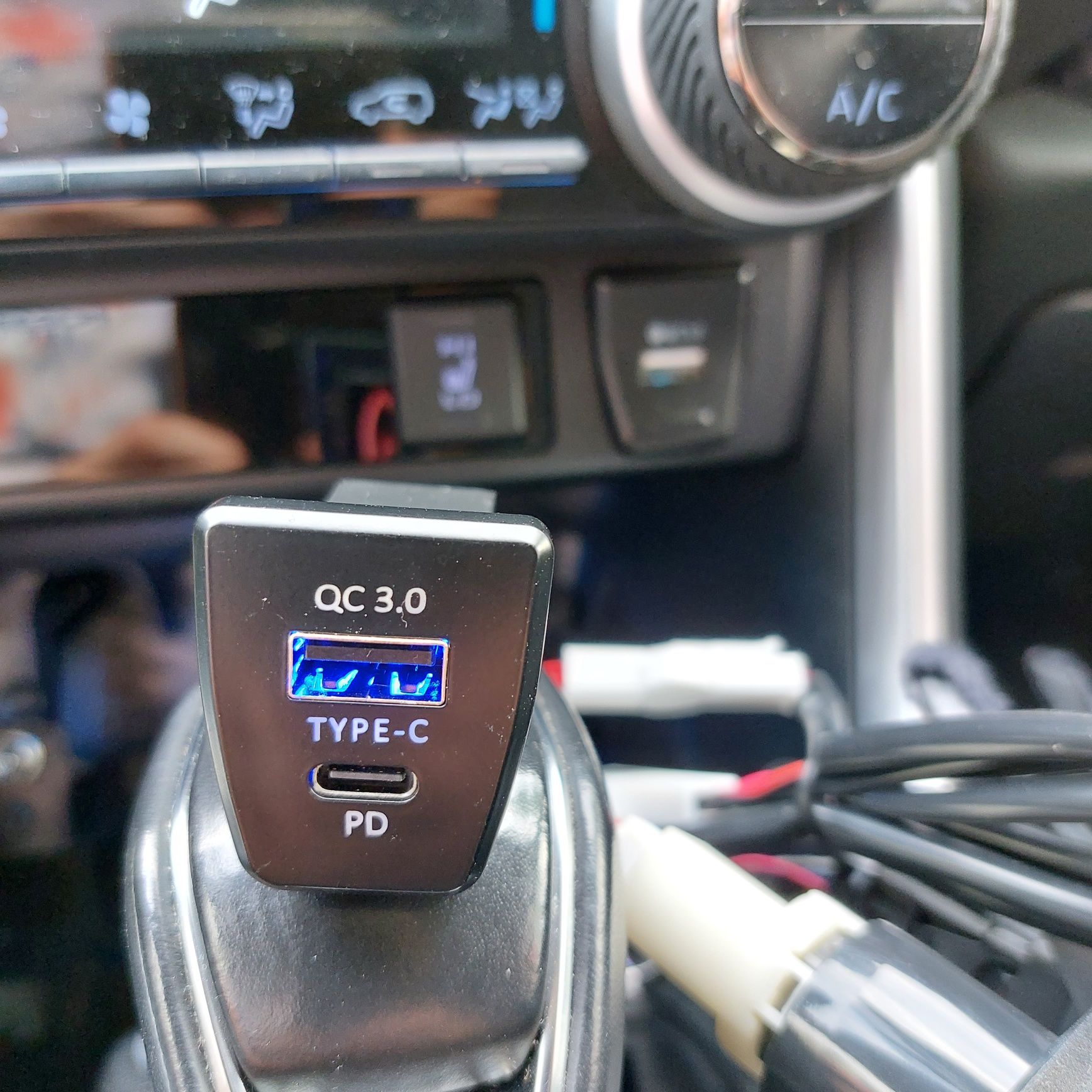 Адаптер для швидкої зарядки для Toyota RAV4 2019-2023