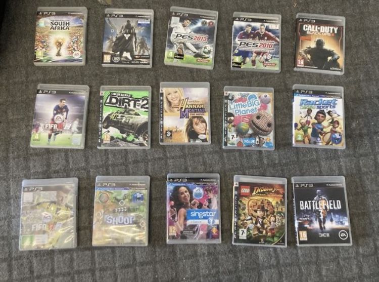 PS3 + 2 comandos originais + 2 comandos originais IMove + 16 jogos