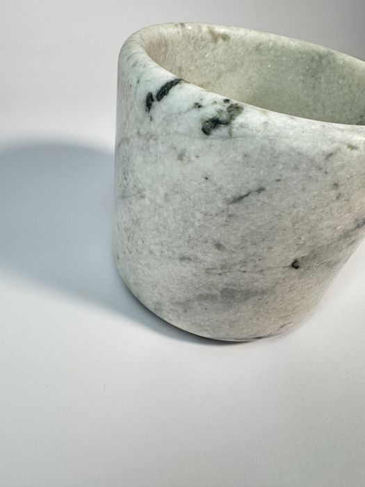 Кашпо H&M з натурального мармуру