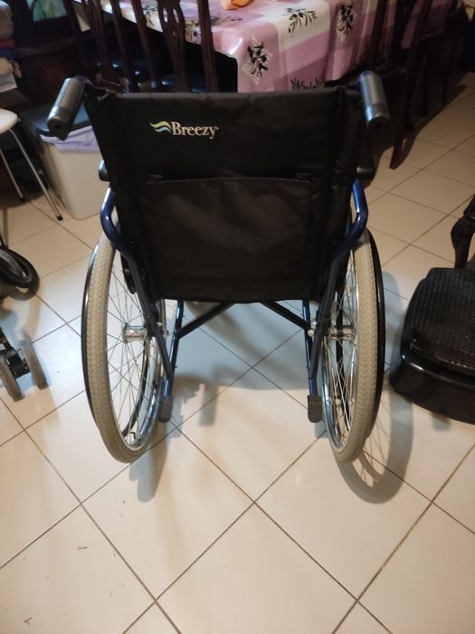Cadeira de rodas pouco uso