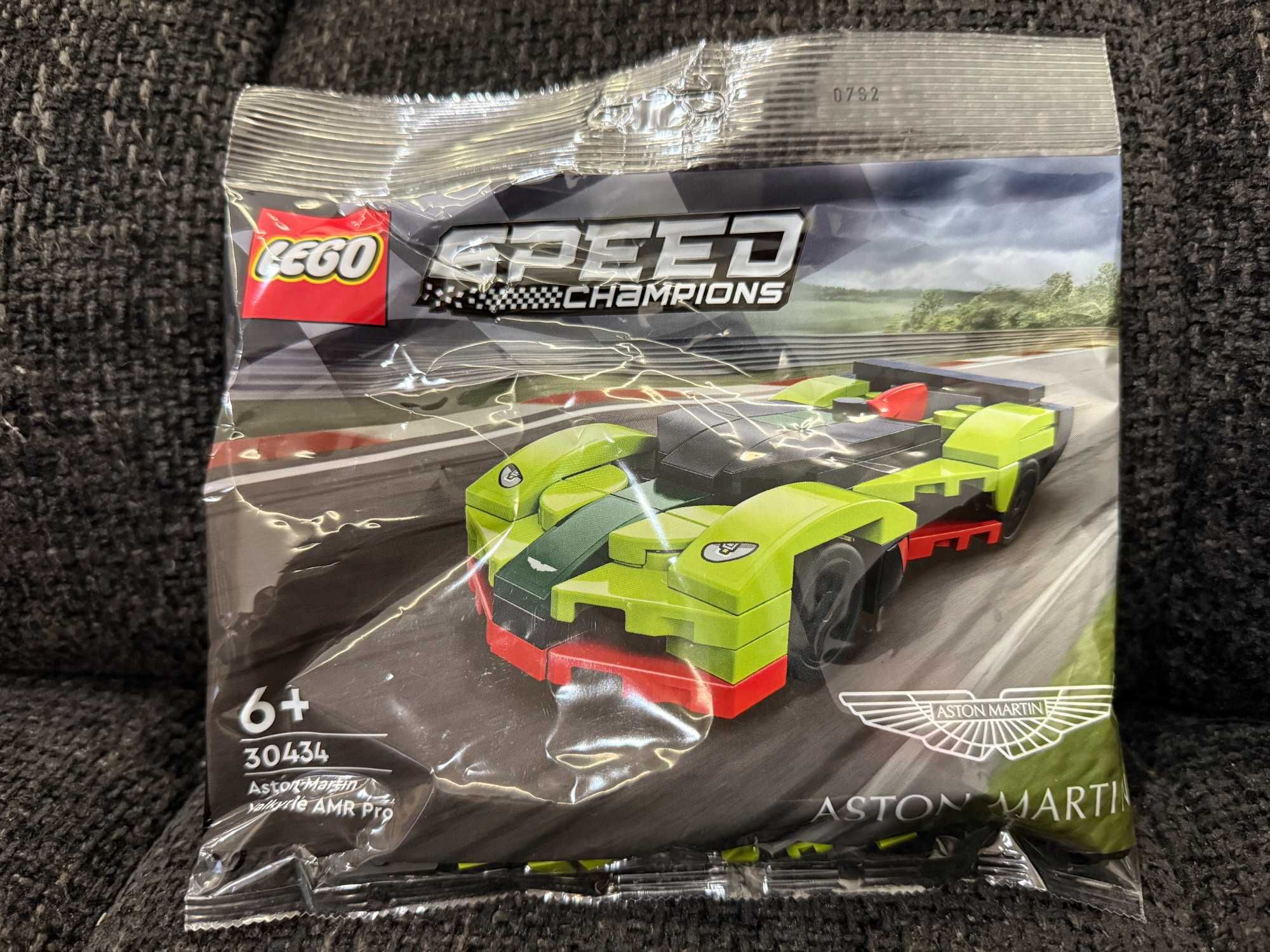 LEGO speed champions 30434 Aston Martin Valkyrie Amr Pro