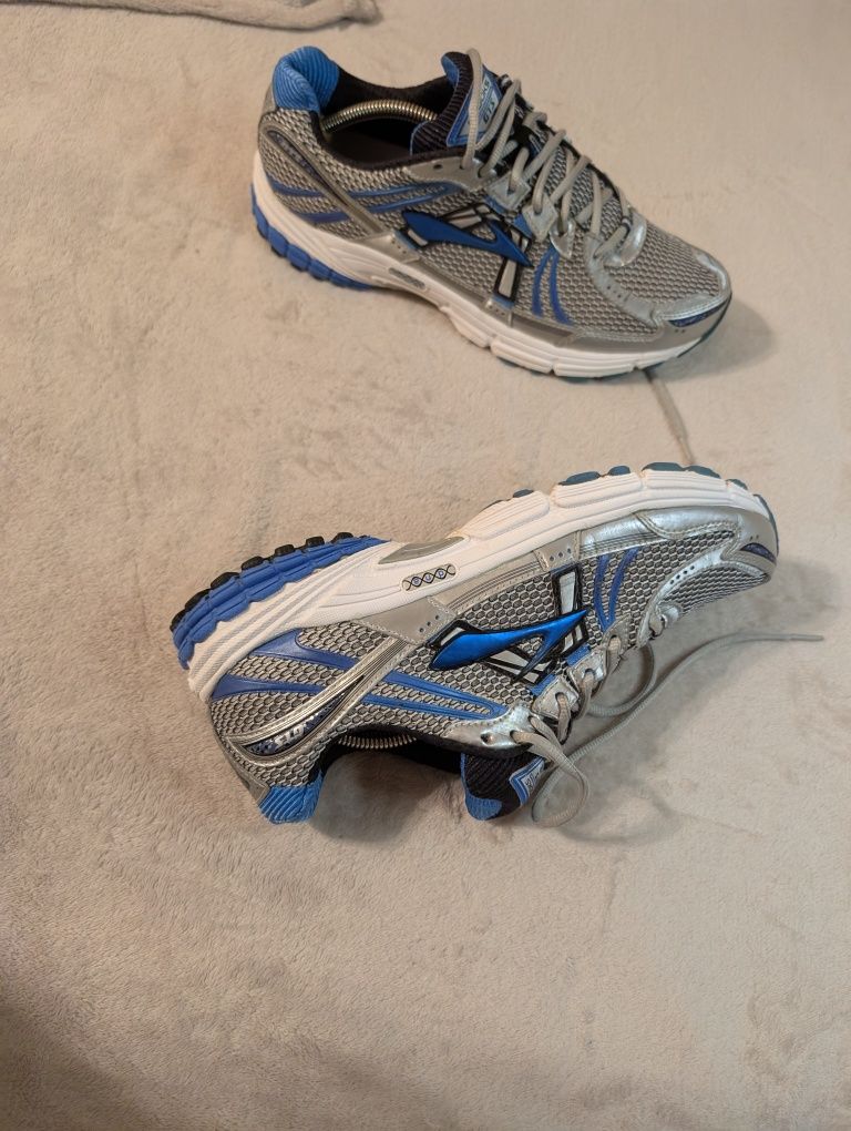 Кросівки Brooks GTS 12
 45 р. 29 см
