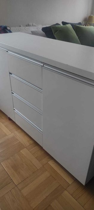 zestaw mebli- komoda i słupek