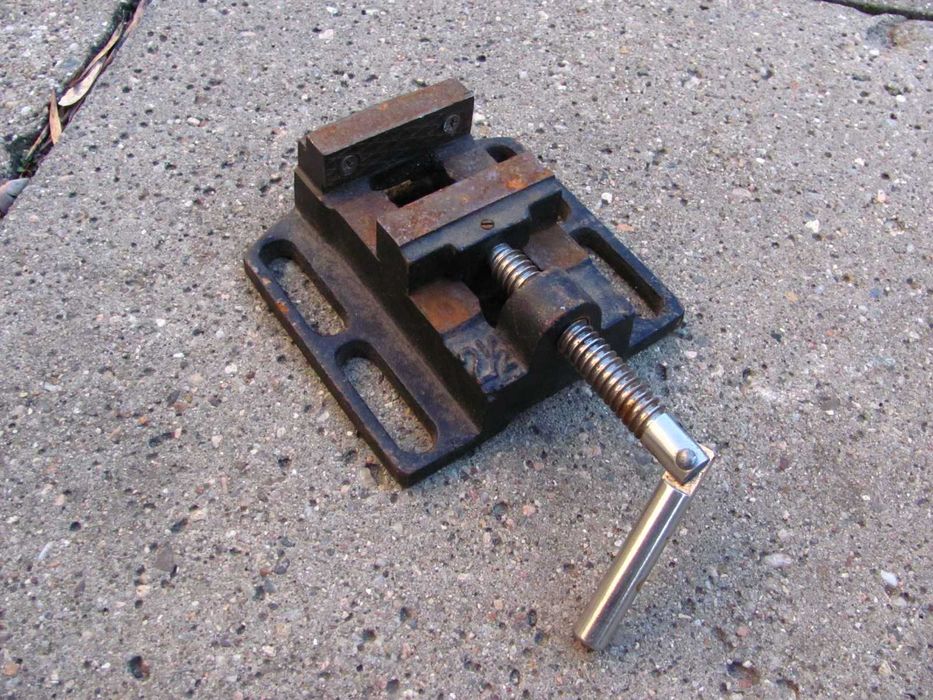 Małe imadło maszynowe do wiertarki stołowej