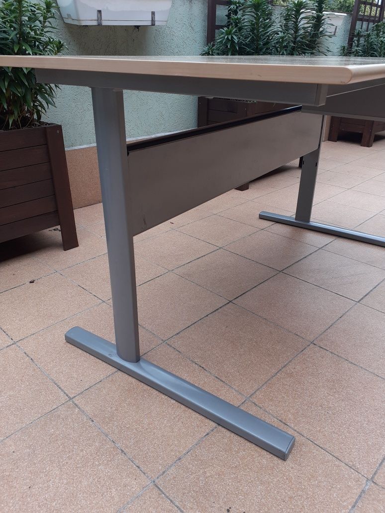 Duże biurko IKEA z metalową ramą 139x72x74 IKEA