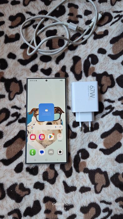 Vendo meu samsung S24 ultra em perfeitas condições, tem 11 meses de us