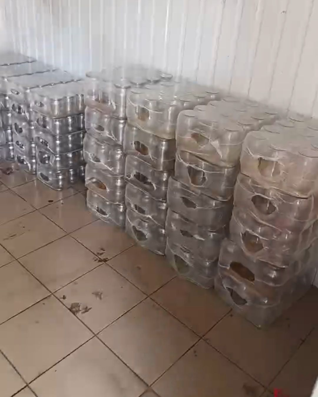 Банки,консервації,кришки, роздріб та дрібний гурт