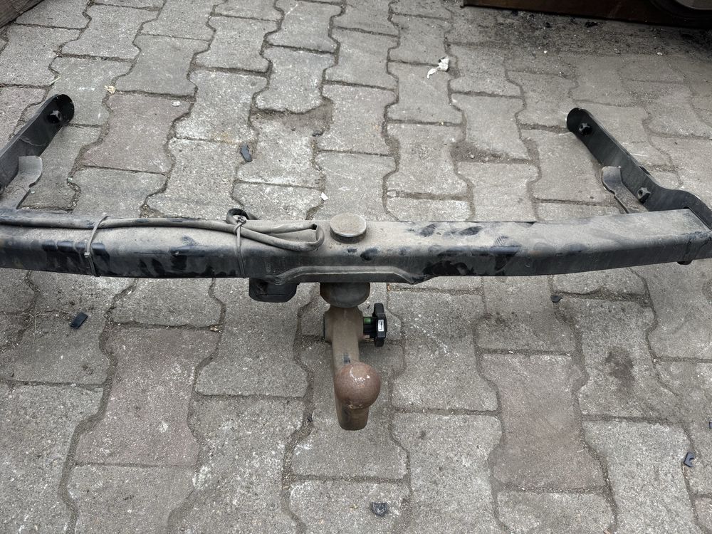 Audi a4 b8  hak cholowniczy