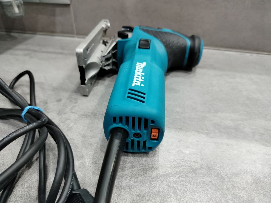 Wyrzynarka Makita 4351FCTJ Nowa