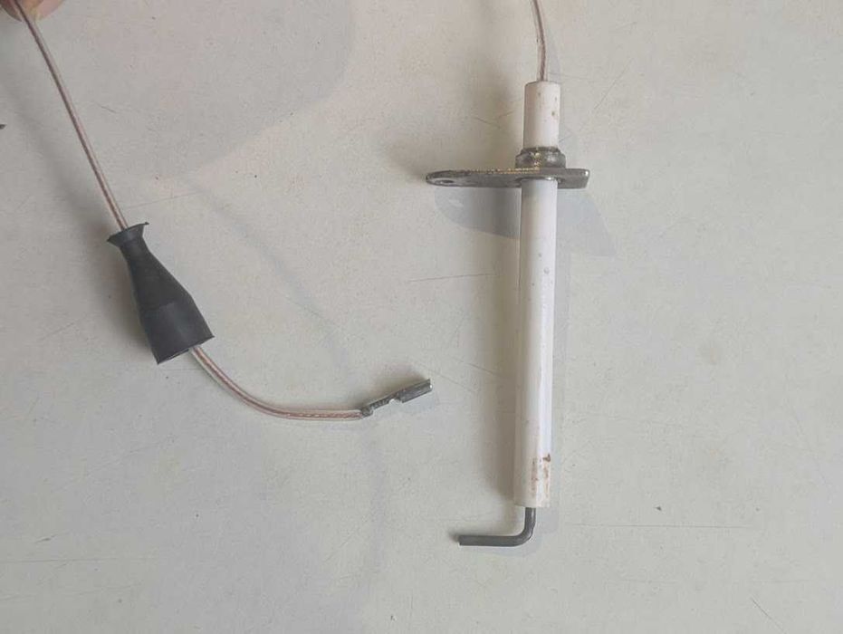 Электрод для газового котла, б/у, в рабочем состоянии