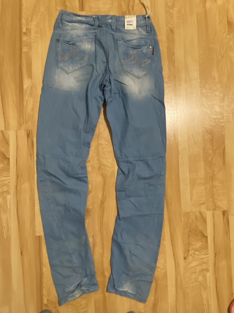 Cipo & baxx W29 L34 damskie spodnie jeansy dżinsy niebieskie nowe