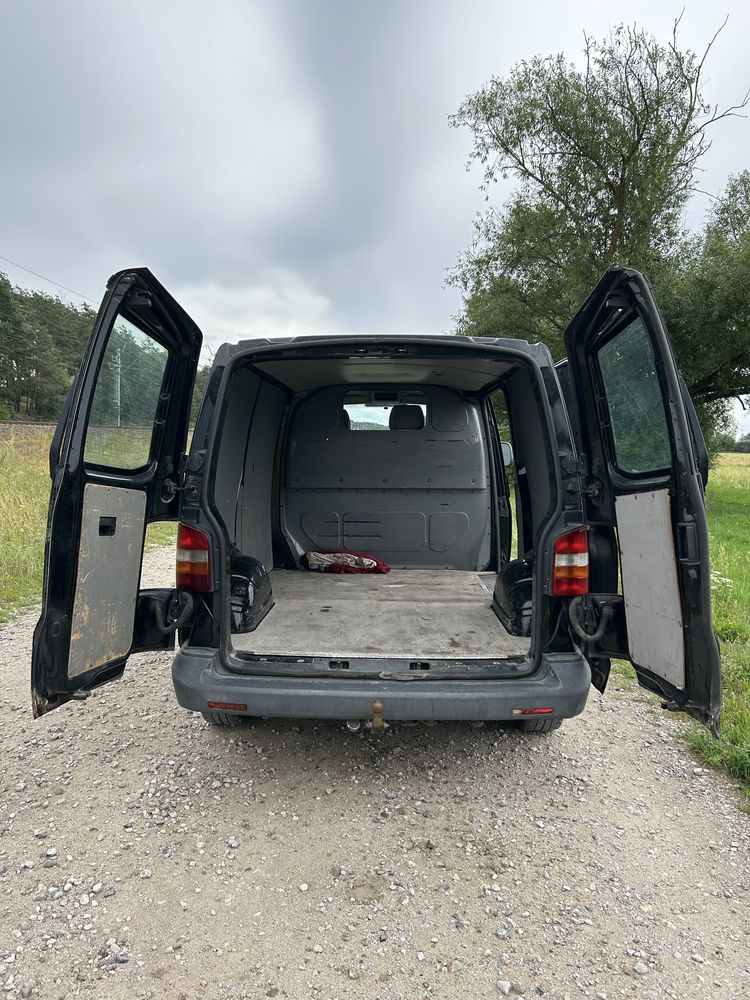 Volkswagen Transporter T5 1.9TDI