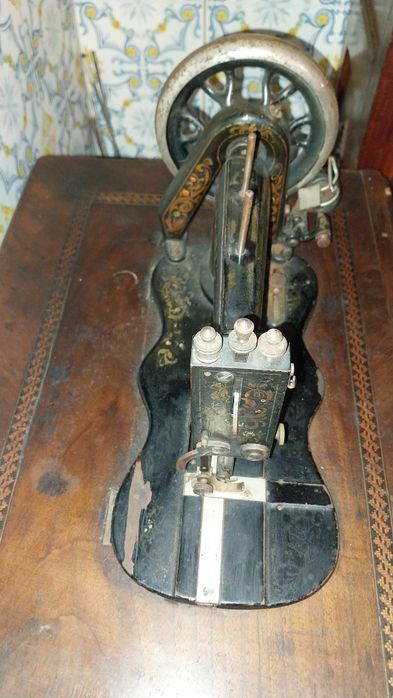 Maquina de costura antiga