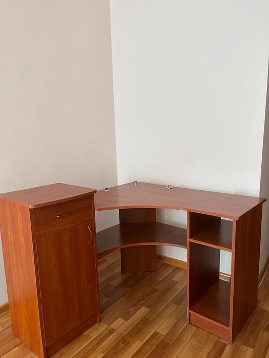 Письмові/компʼютерні столи