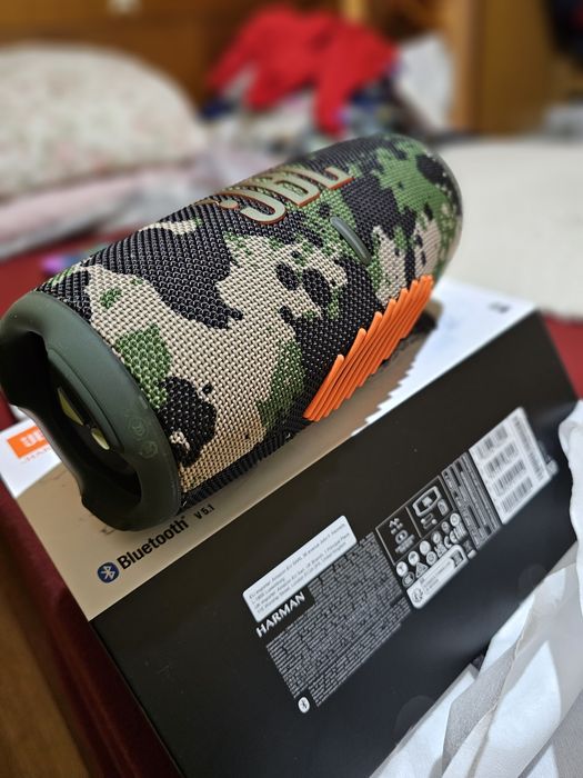 JBL Charge 5. Original, na caixa.