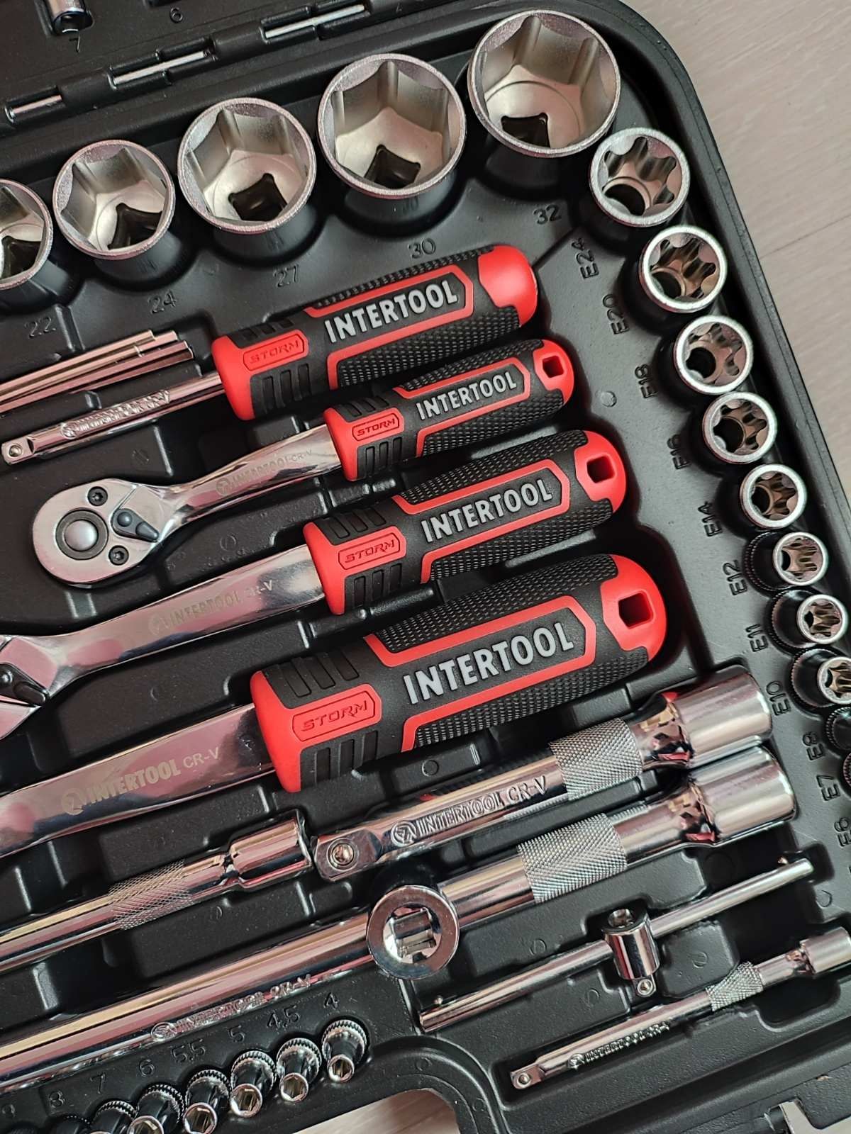 Набор инструментов 1/2" & 3/8" & 1/4", 171ед. INTERTOOL ET-8171.