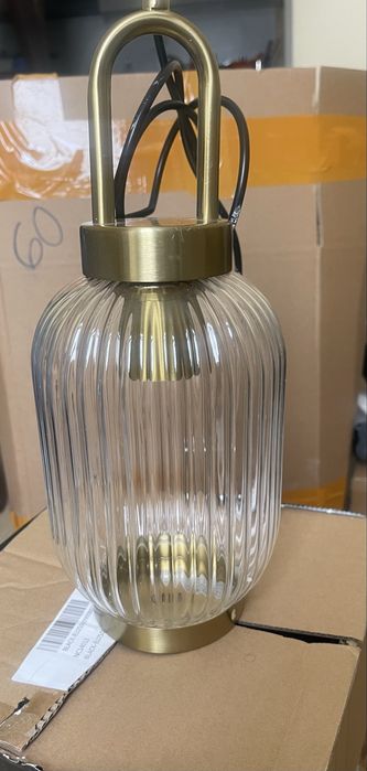 Dois Candeeiros um de vidro