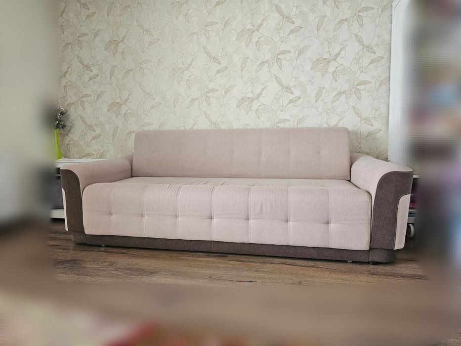 Продам диван (2'50х120)