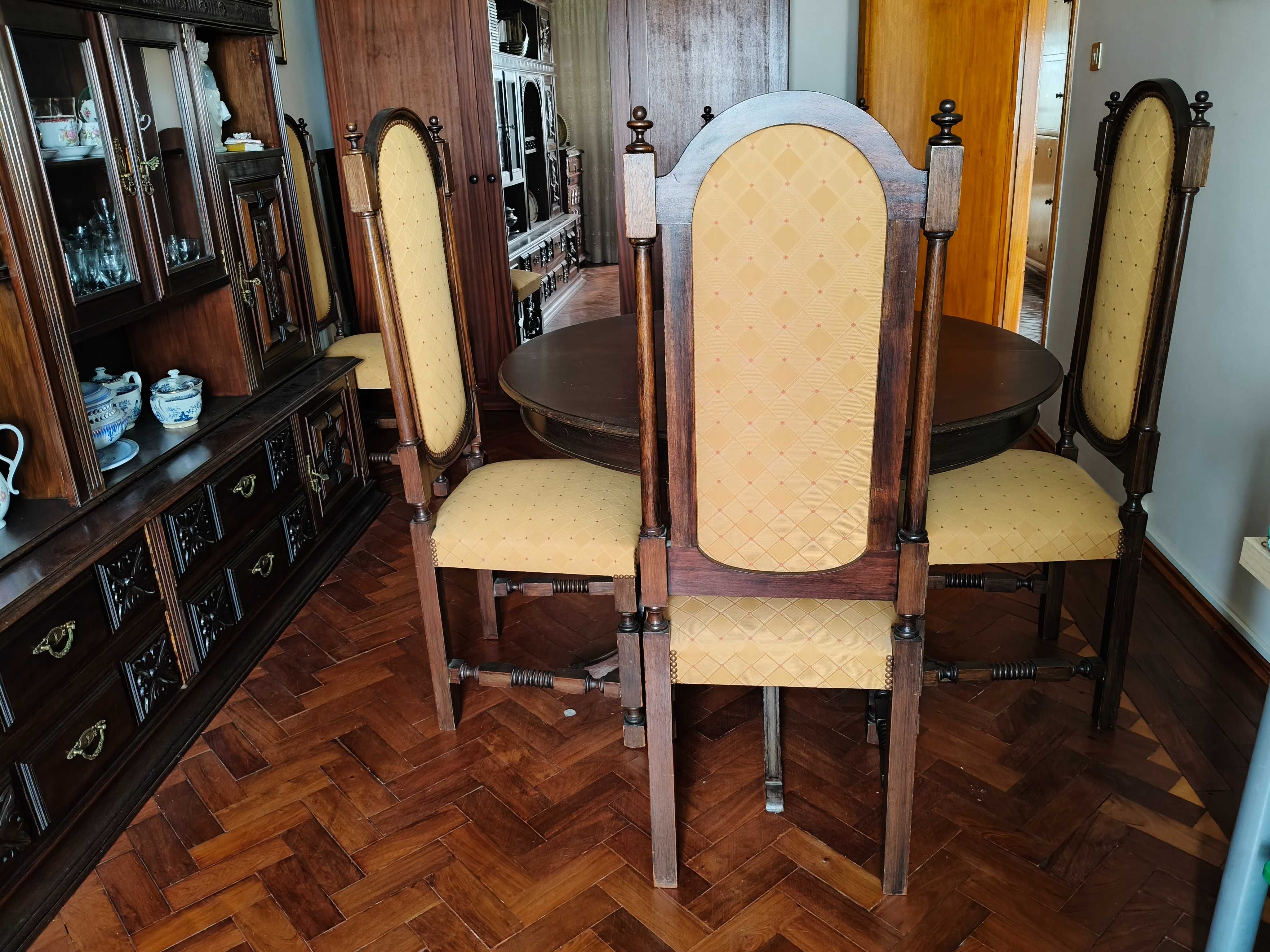 Movel de sala de jantar antigo