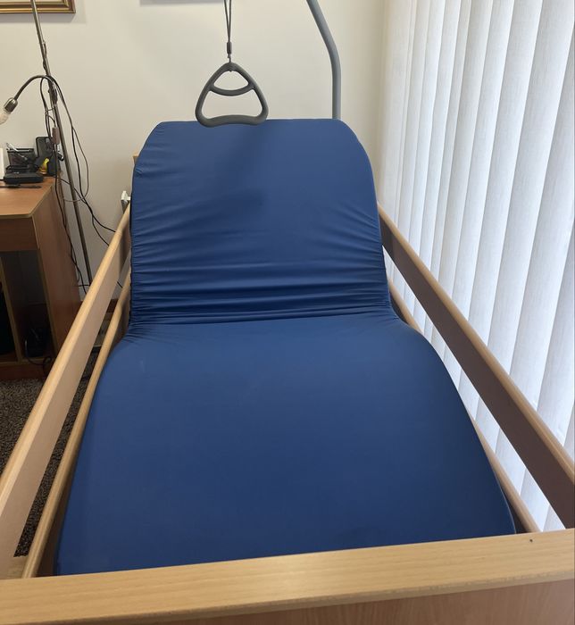 Cama articulada semi nova