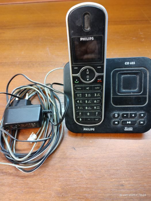 Телефон Филипс стационарный.
