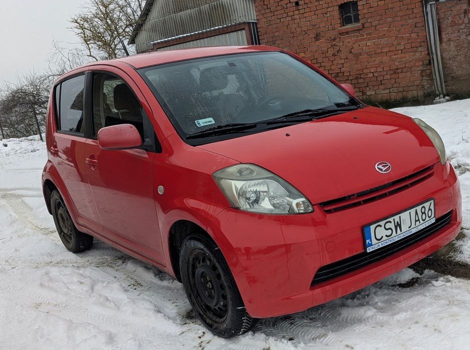 Daihatsu sirion 1.0 70km 9 lat w jednych rękach