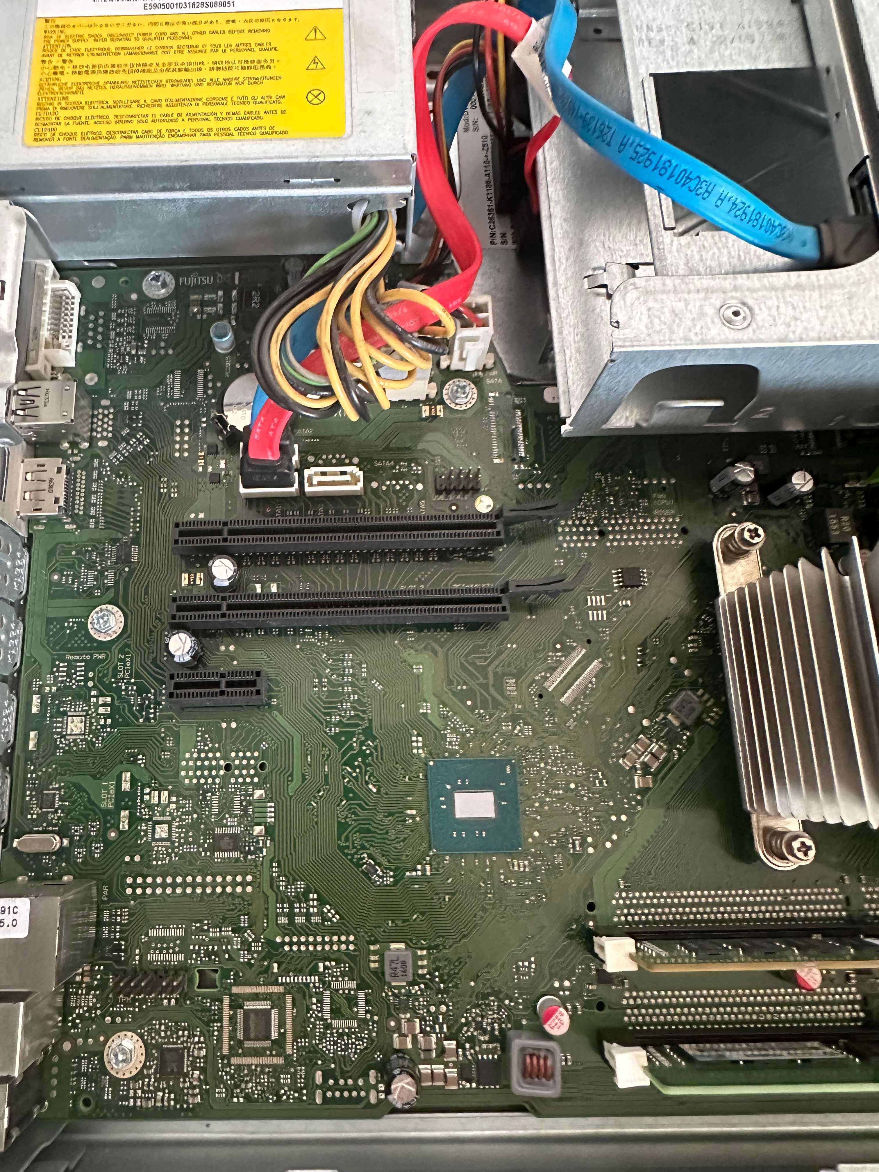 Cистемный блок Fujitsu i5 7400 RAM 16Gb SSD 240Gb