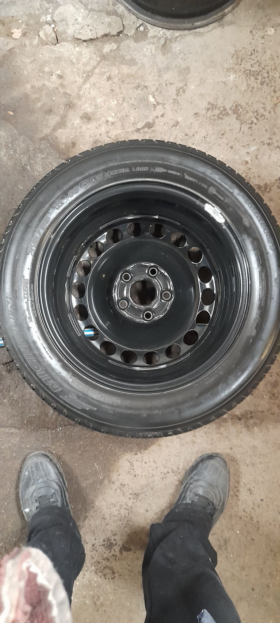 Нова запаска r16 215.55 Michelin