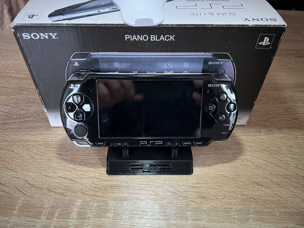 Продам PSP 2000 в хорошому стані.