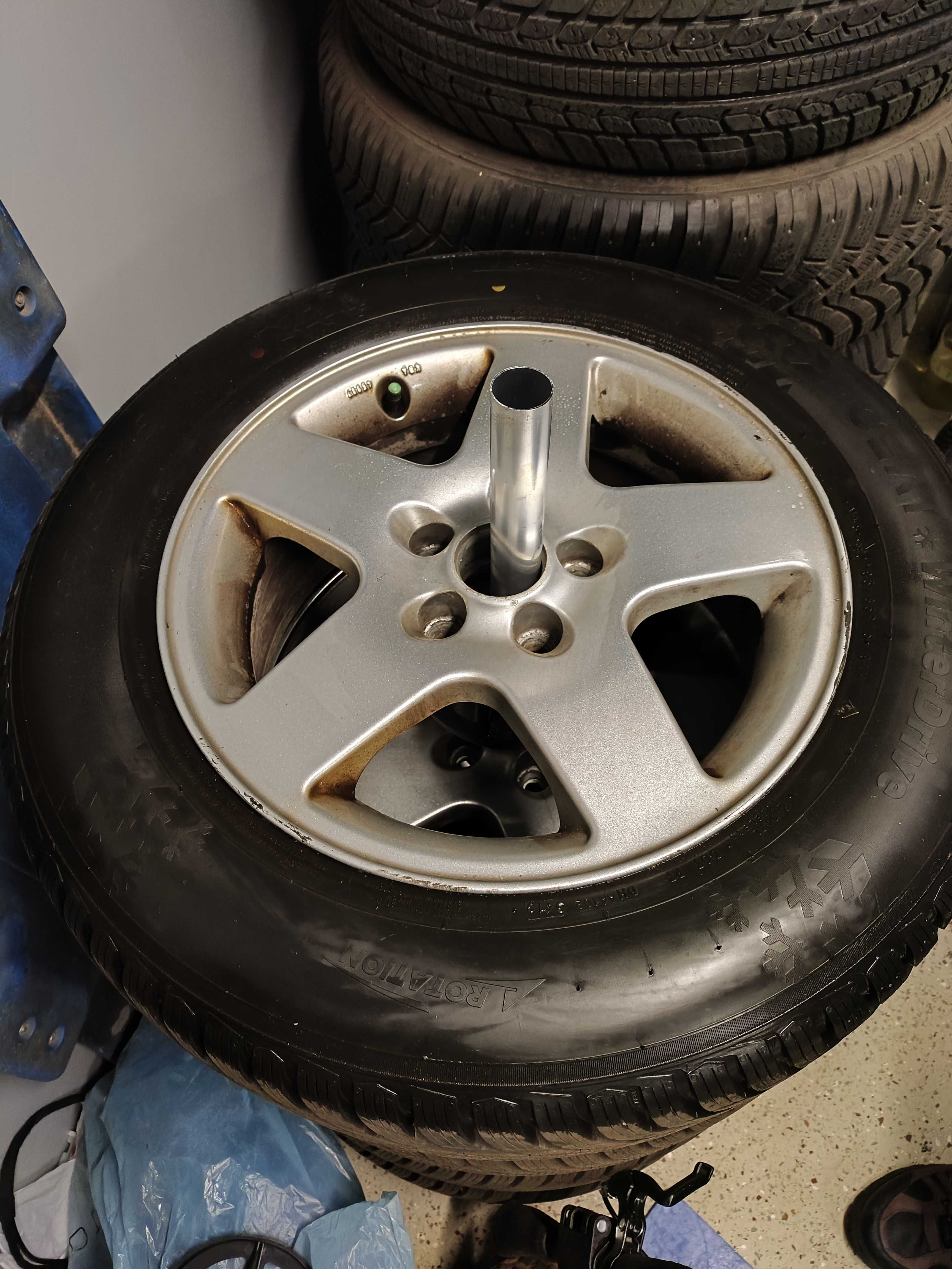 Opony zimowe i felgi 195/65 r15