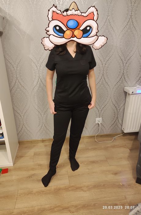 Nowy czarny mundurek medyczny rozmiar M