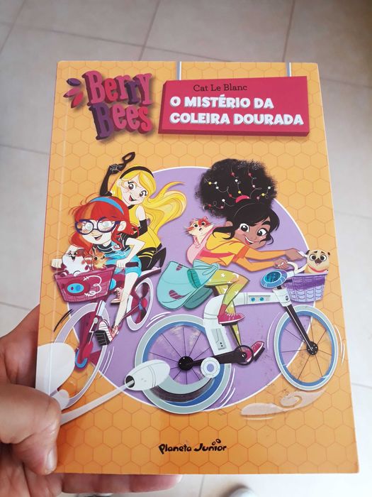 Livro: O mistério da coleira dourada