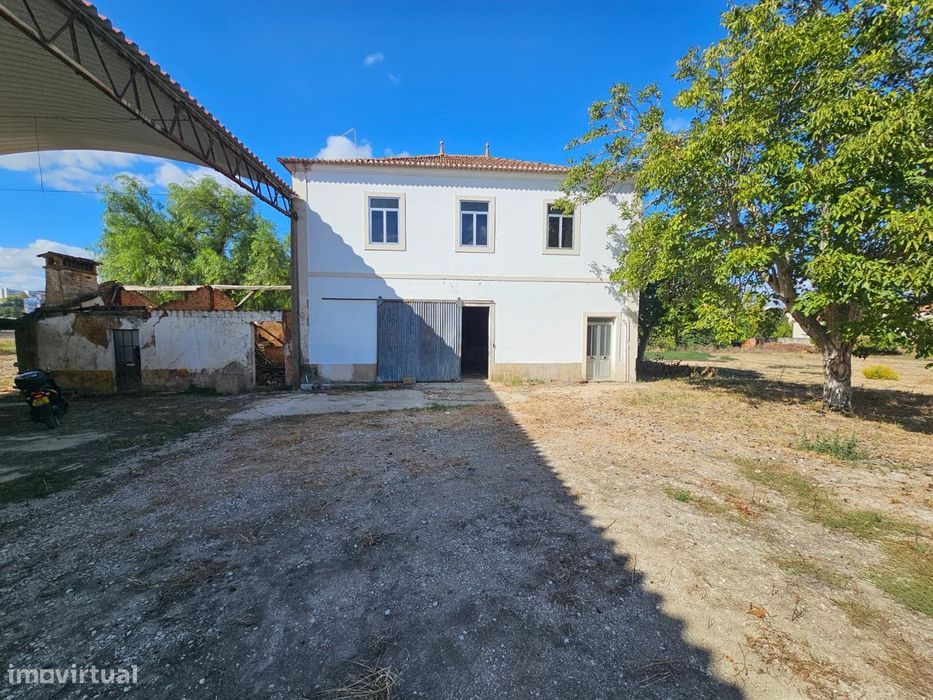 Quintinha da Ilha, Torres Novas, Junto ao Rio Almonda