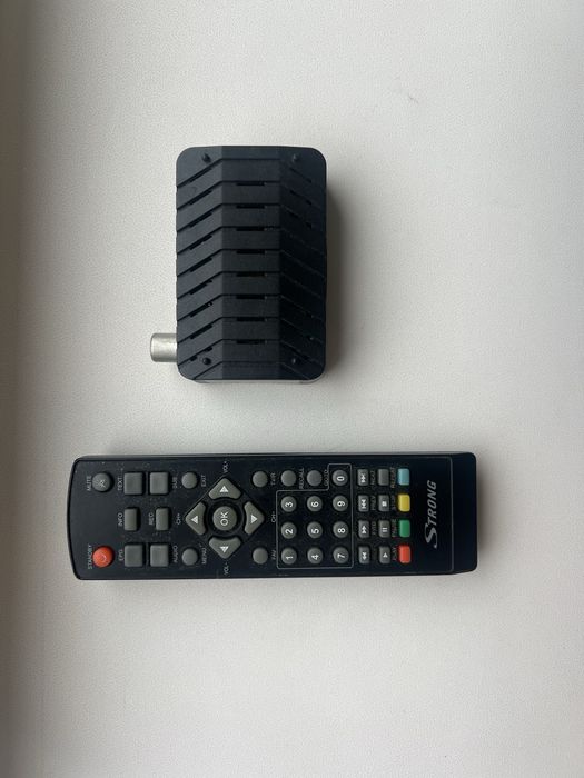 цифровий ефірний приймач DVB-T2 Strong SRT 8203