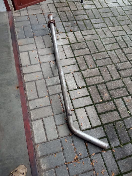 Rura wydechowa z samochodu