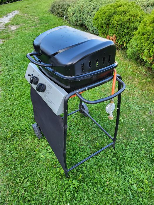 Gril gazowy przenośny na kółkach