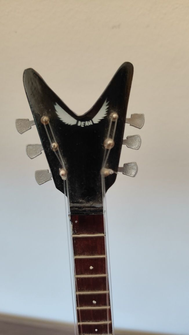 Guitarra Miniatura Pantera