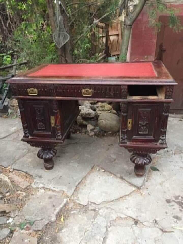 Старинный.     Столик.   Мебель старинная.