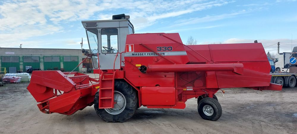 Зернозбиральний комбайн Massey ferguson 330 2.7m