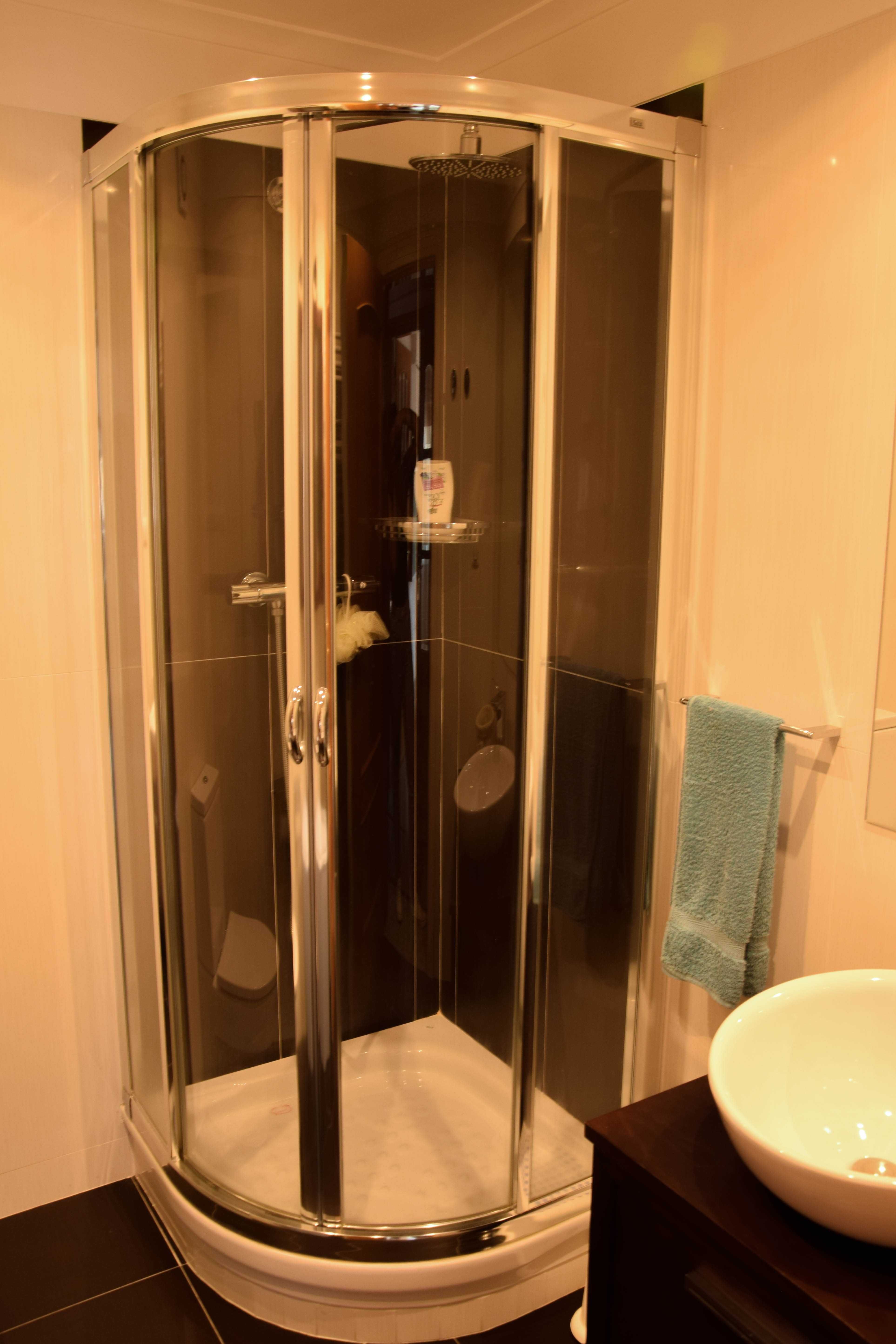 Apartamento T2 + 1  em  Algés (Negociável)