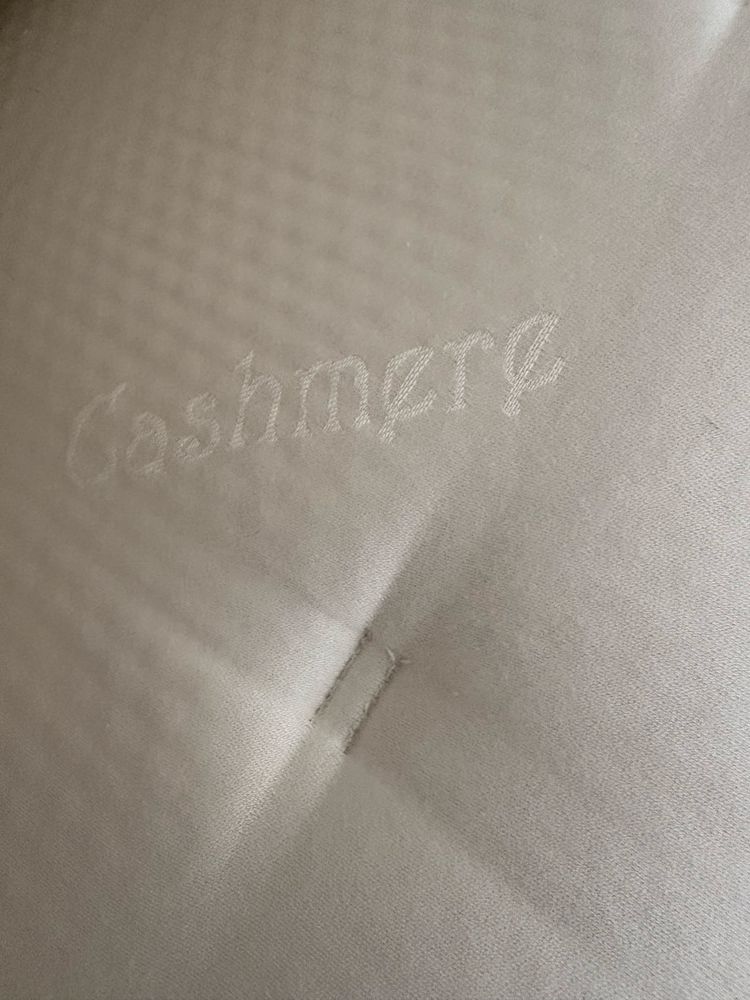 Cama, colchao e edredon penas