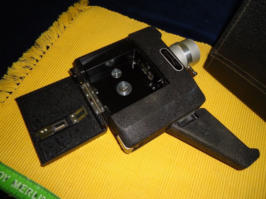 Máquina de Filmar Super 8 Com Mala