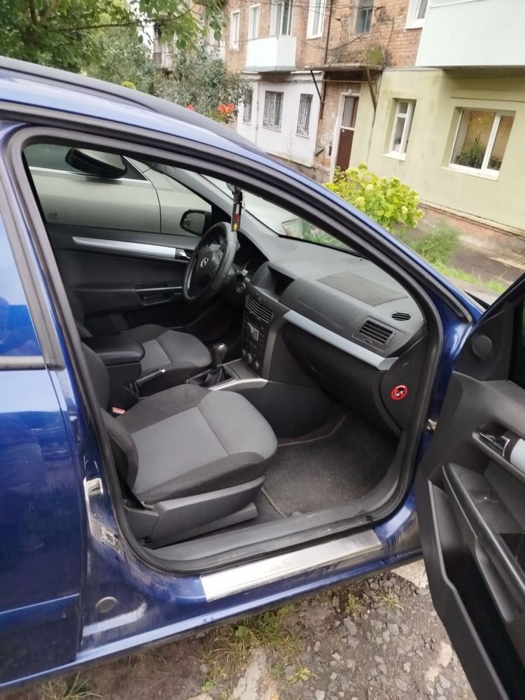 Opel Astra H. 1.6