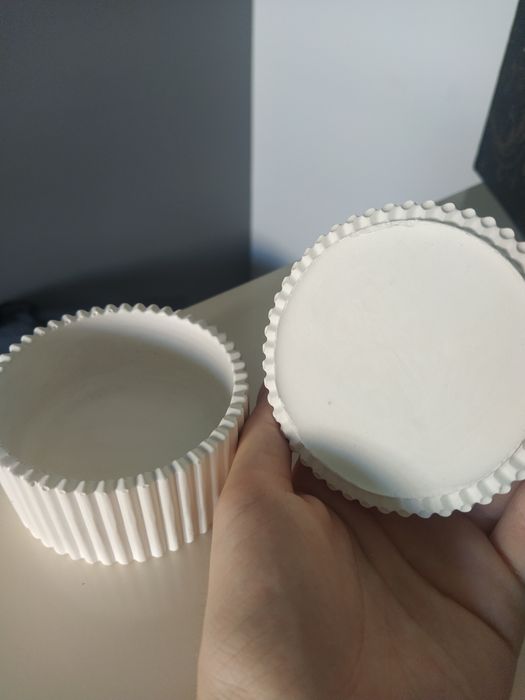 Frasco/ pote guarda jóias branco cerâmico