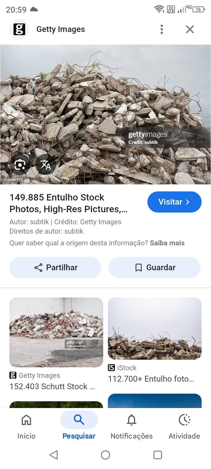 Recolha de entulho madeira sofás colchoes verdes recheios sucatas etc
