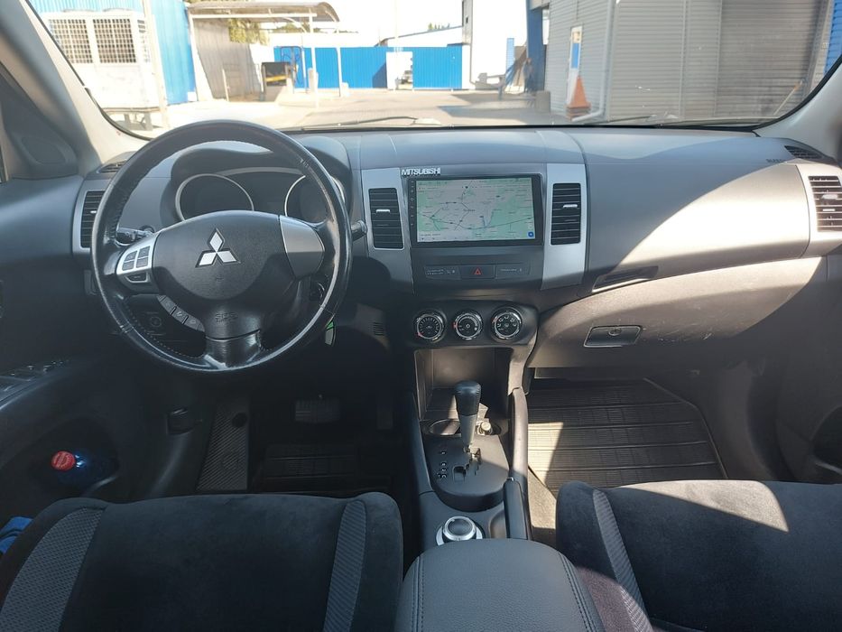 Продам Mitsubishi Outlander