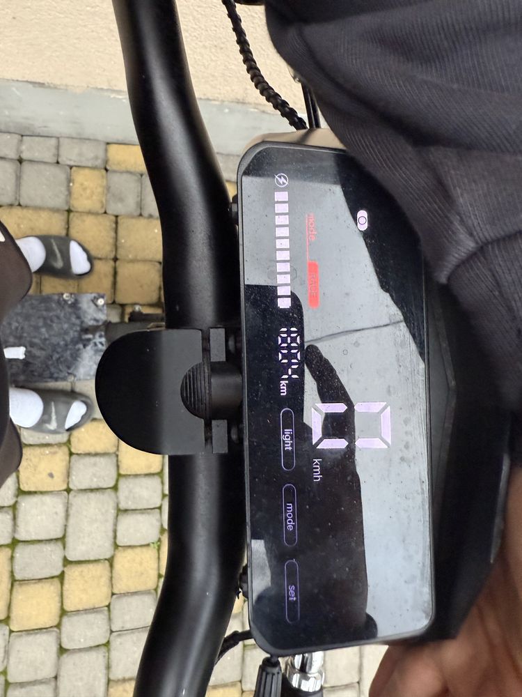 Kukirin g2.